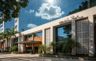 Veja 3 hotéis em frente a Rodoviária de Porto Alegre Veja 3 hotéis em frente a Rodoviária de Porto Alegre